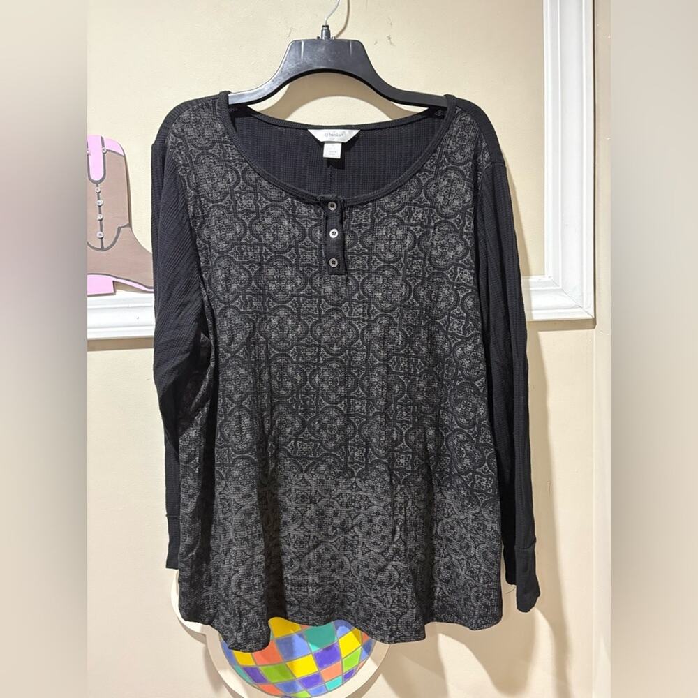 CJ Banks Black and Gray Long Sleeve Top